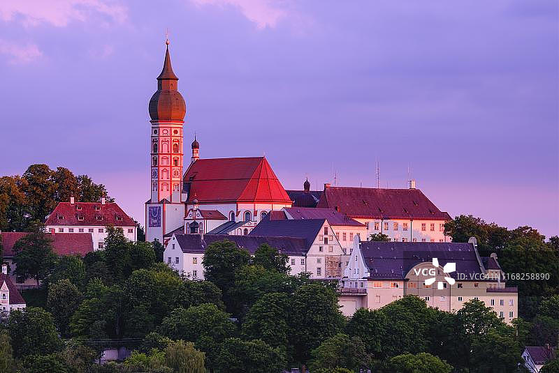 德国上巴伐利亚安迪斯修道院日出景观图片素材