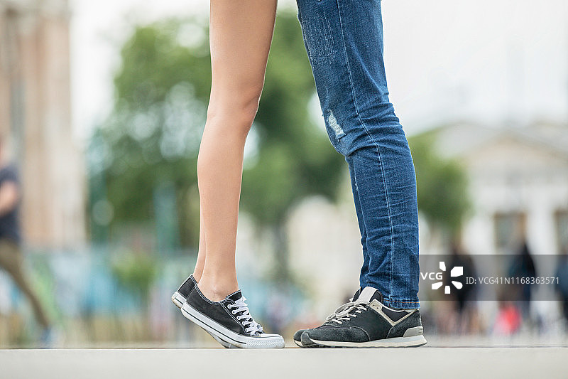 男人的腿和女人的腿图片素材