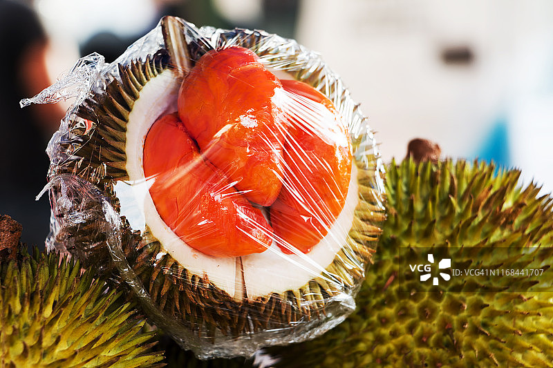 已打开的红肉榴莲（达利特榴莲）图片素材