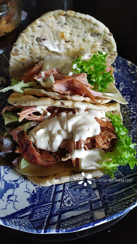 自制手撕猪肉鸡肉玉米卷图片素材