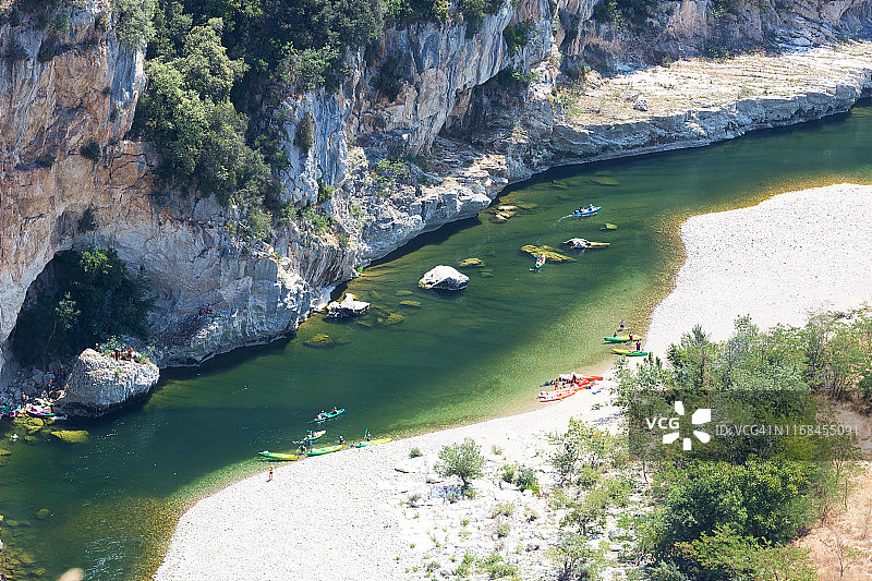 阿尔代什河上的皮划艇和独木舟（法国）图片素材