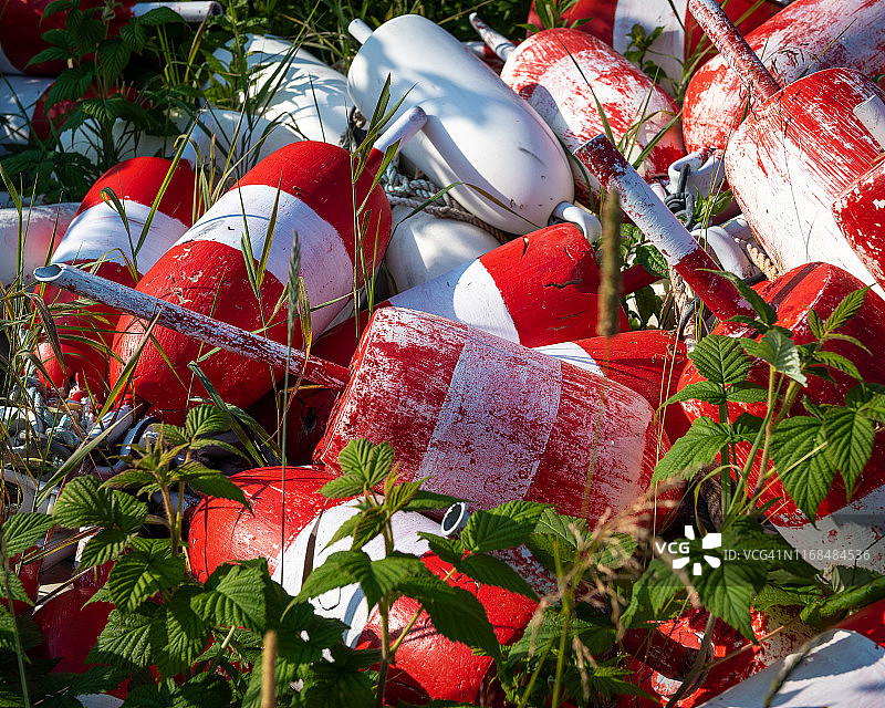 缅因州的龙虾陷阱浮标图片素材