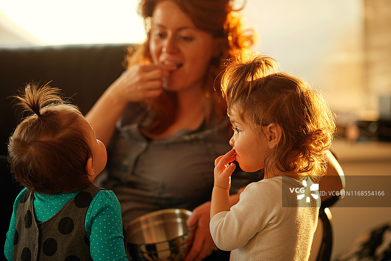 母亲和女儿们图片素材