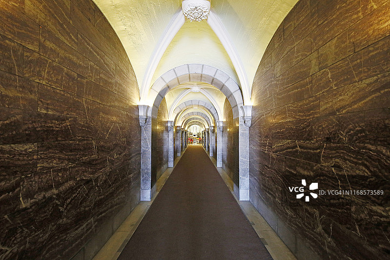 法国卢尔德圣母无染原罪圣殿地下室图片素材