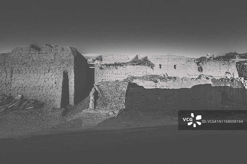 鬼镇里的房子图片素材