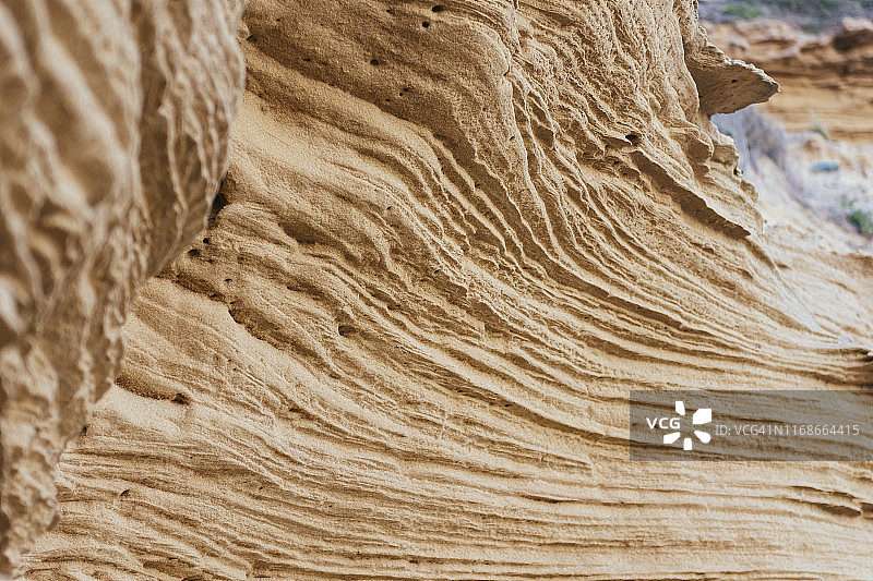 澳大利亚莫宁顿半岛黑麦后滩的砂岩悬崖图片素材