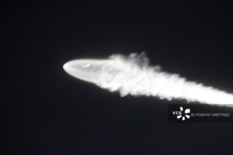 SpaceX公司猎鹰9号火箭图片素材