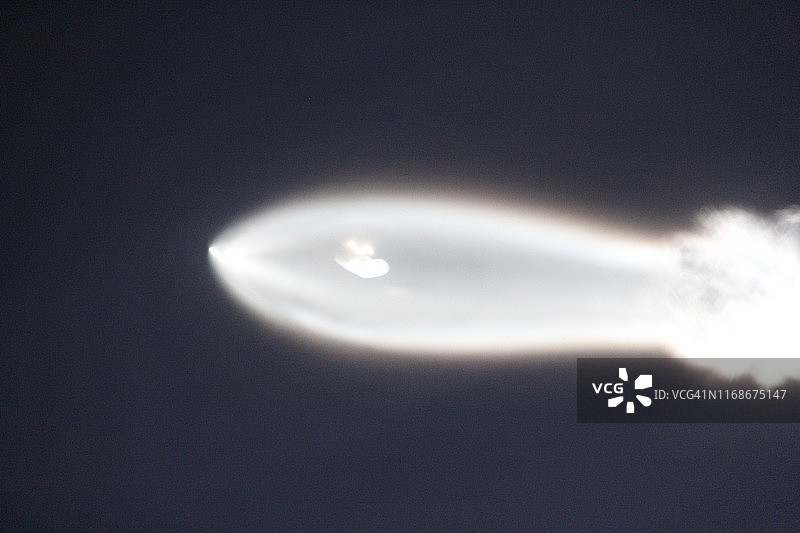 SpaceX公司猎鹰9号火箭图片素材