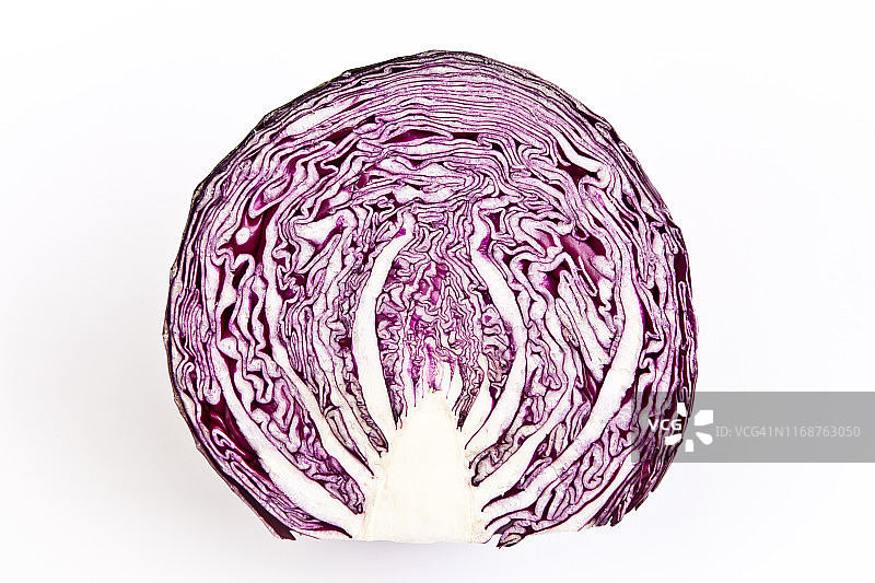 对半切的红卷心菜图片素材