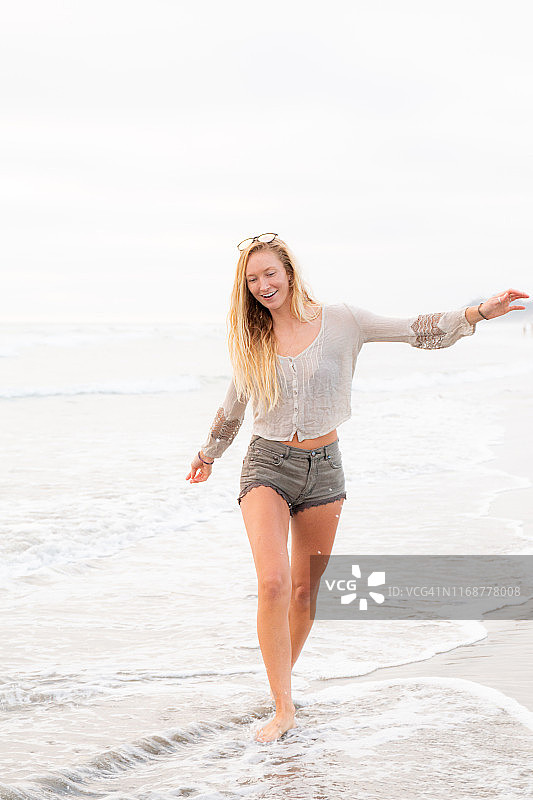 在海滩上图片素材