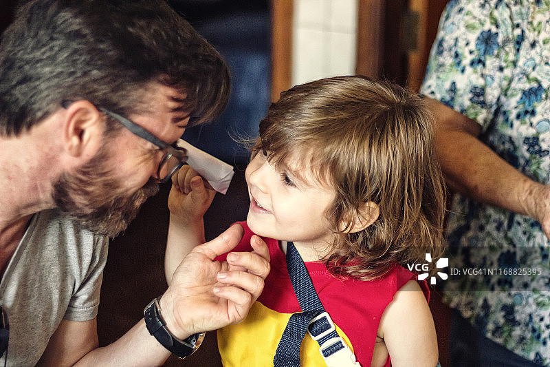 多元文化家庭的美好周末图片素材