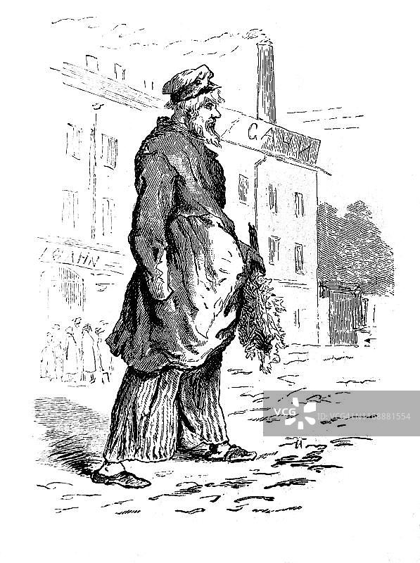 身穿传统民族服装的男人拿着一束鲜花图片素材