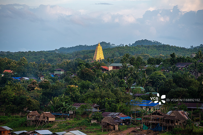 泰国北碧府桑卡拉武里水上桥图片素材