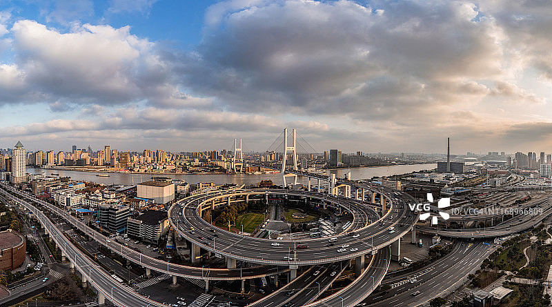 上海南浦大桥（暮色）图片素材