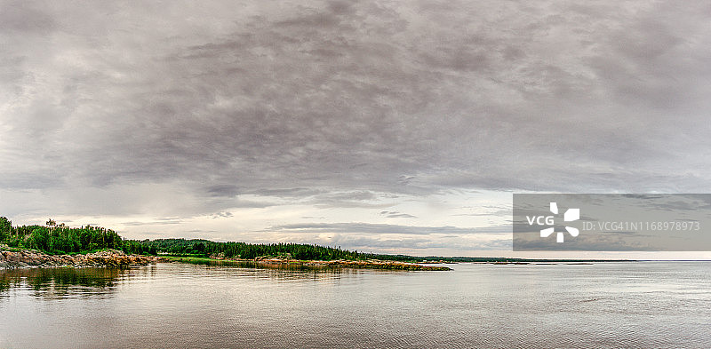 魁北克北岸拉古诺群岛及其小岛，从码头所见图片素材
