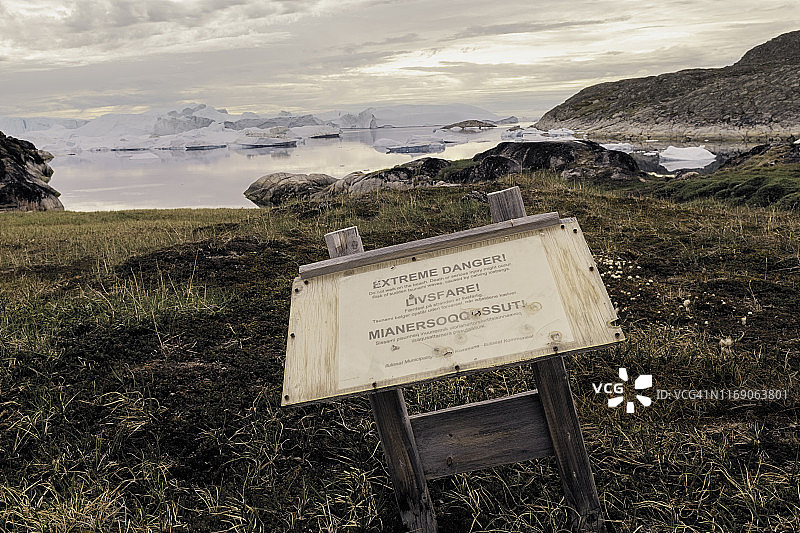 伊卢利萨特轨道上的板材标志图片素材