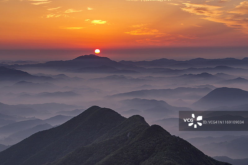 韩国完州大屯山日出景观图片素材