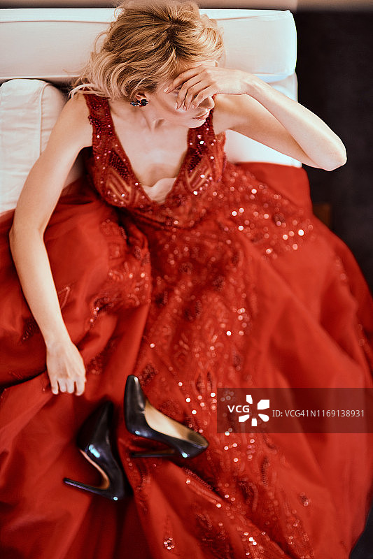 光鲜亮丽的背后是辛勤的付出图片素材