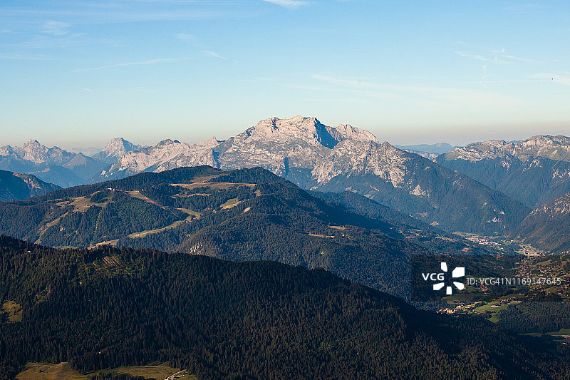 法国阿尔卑斯山脉阿拉维斯山图片素材