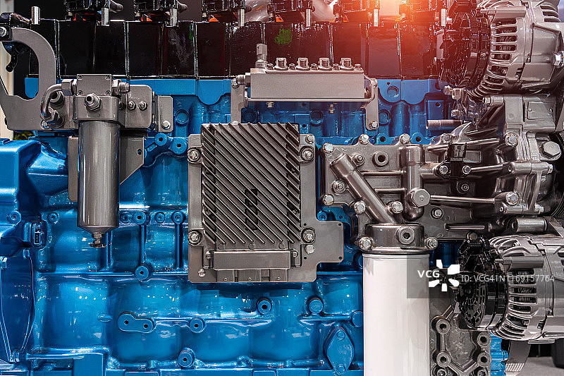 大型柴油发动机局部特写图片素材