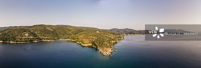 希腊爱琴海帕加西蒂克海湾佩利翁半岛，Trikeri海峡，米利纳海湾夜景图片素材