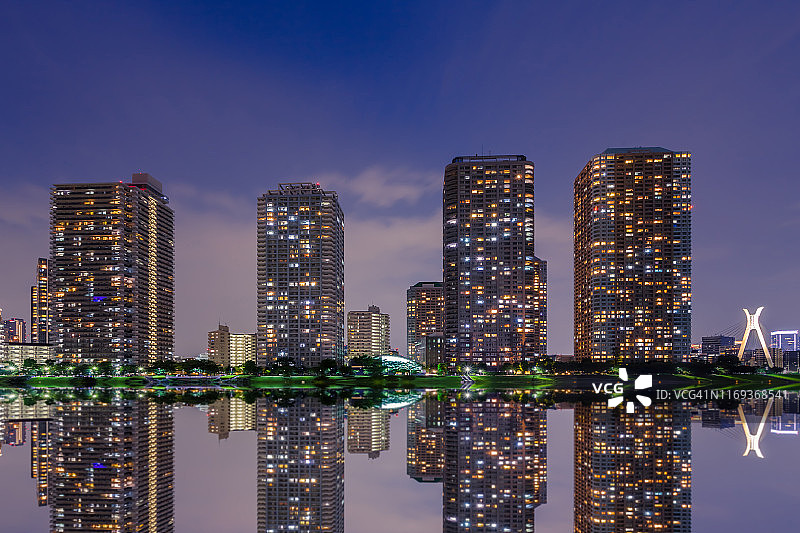 东京天际线全景（月岛，日本夜景）图片素材