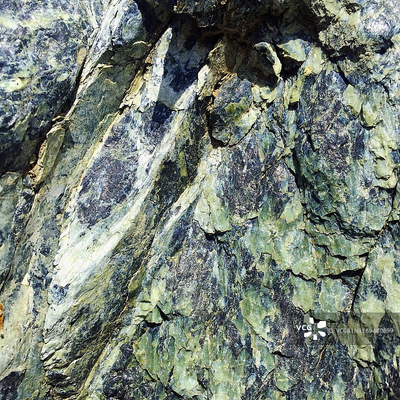 葡萄牙Vilarinho附近的蛇纹岩图片素材