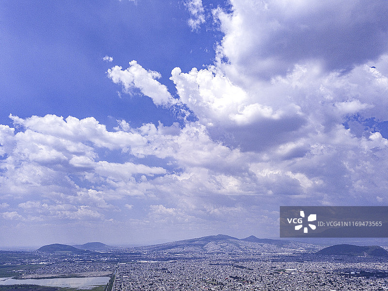 墨西哥城市查尔科湖和城市鸟瞰图片素材