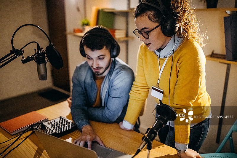 我们将在收视率上击败所有节目图片素材