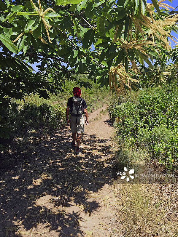 葡萄牙金塔尼利亚附近的徒步者图片素材