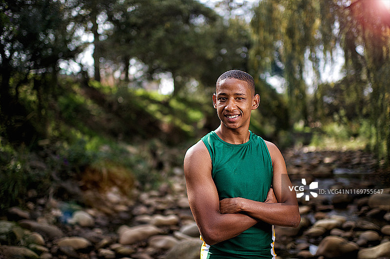 男人微笑的肖像图片素材