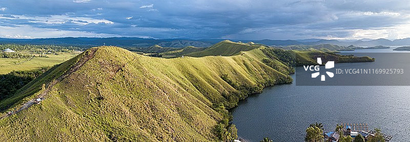 圣塔尼湖全景图片素材
