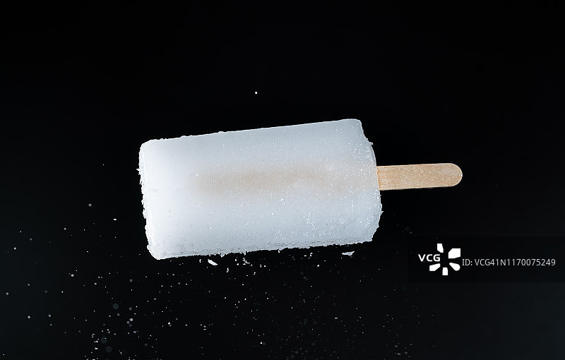 高速摄影中的冰棒图片素材