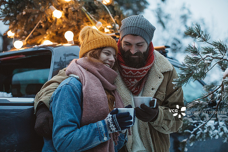 完美的圣诞树已送达图片素材