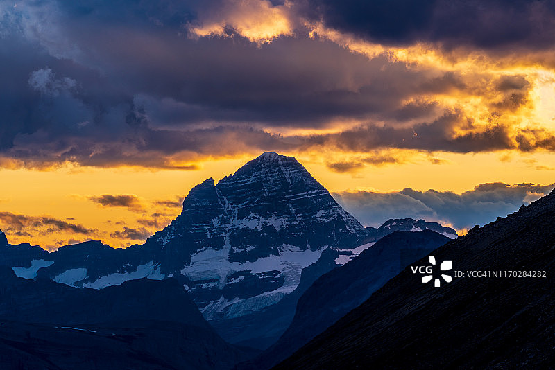 阿西尼博因图片素材