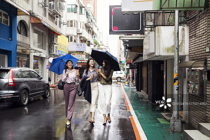 朋友让生活更值得纪念图片素材