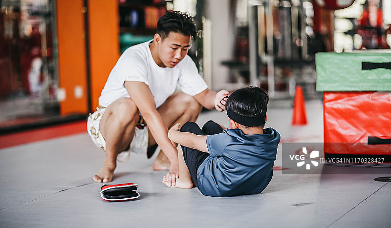 儿童拳击训练图片素材