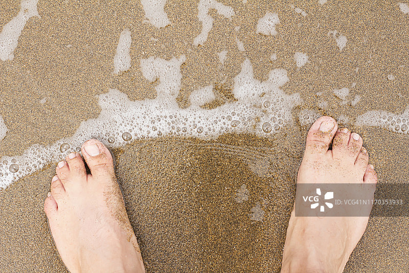 海滩上的脚图片素材