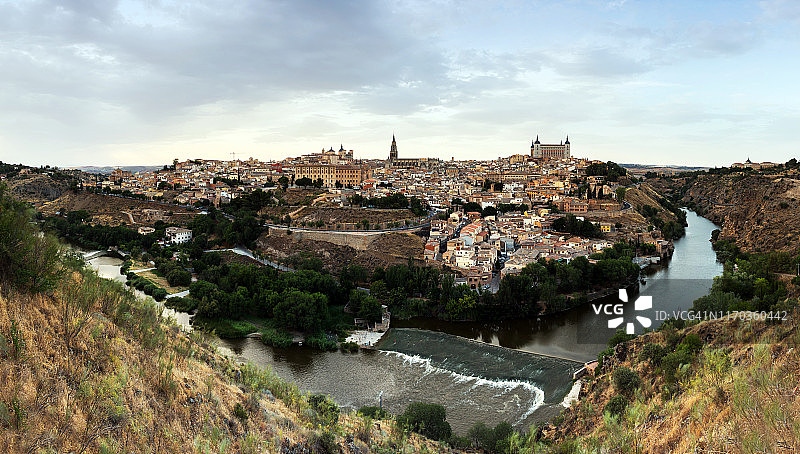 托莱多全景（卡斯蒂利亚-拉曼查/西班牙）图片素材