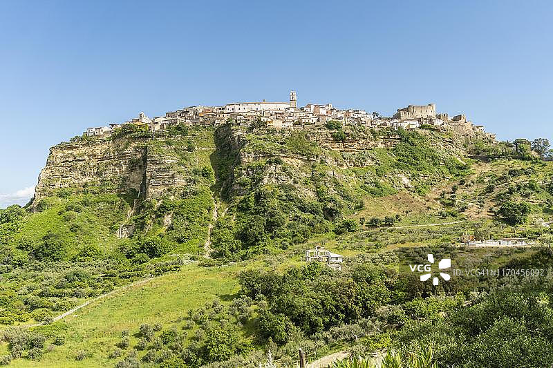 意大利卡拉布里亚山区圣塞韦里纳古村景观图片素材