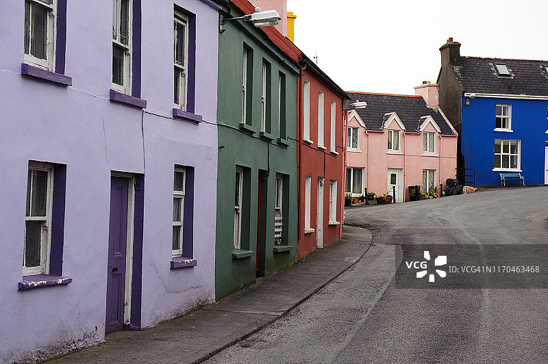 爱尔兰科克郡埃里斯的彩色房屋图片素材