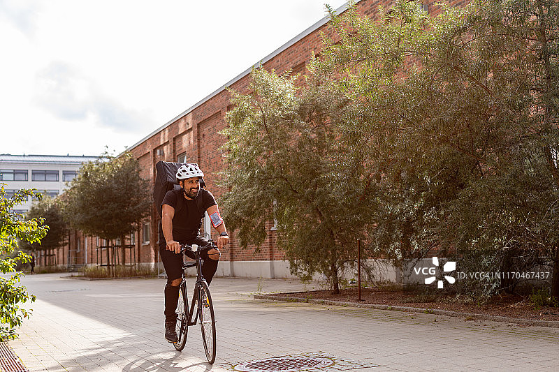 自行车配送图片素材