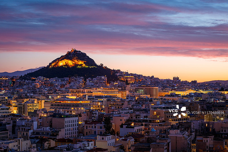 从老城区阿纳菲奥提卡街区看到的利卡维托斯山景色图片素材