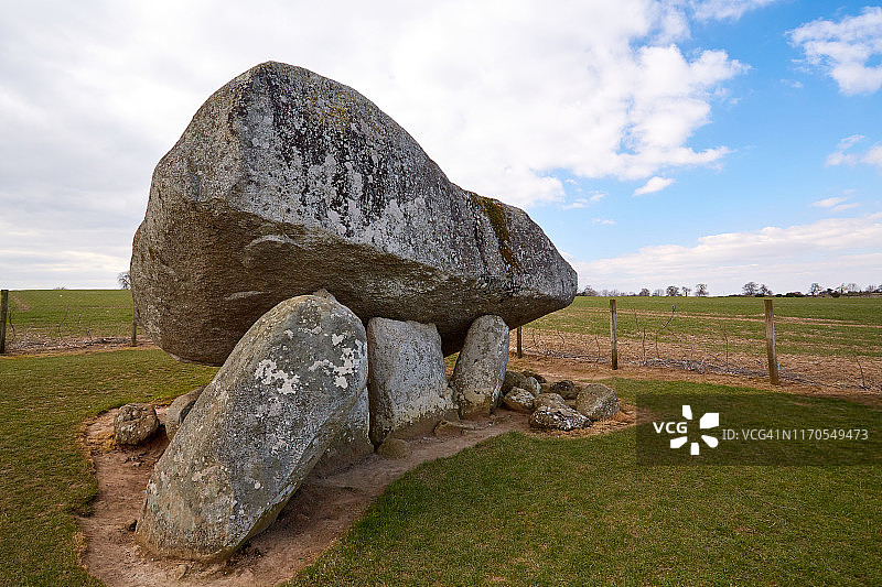 爱尔兰克莱尔郡的普尔纳布龙支石墓图片素材