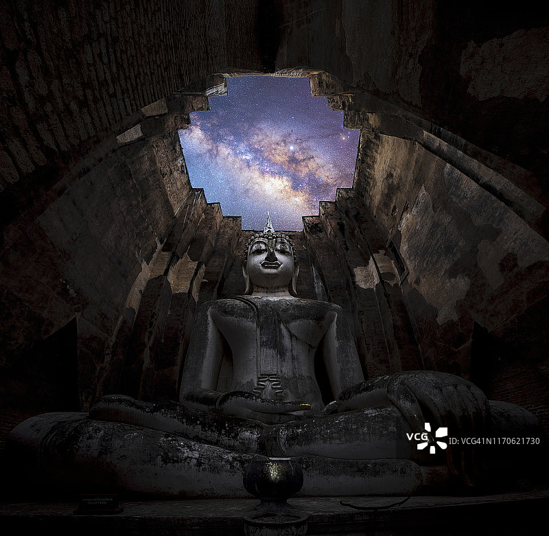 泰国素可泰历史公园的西春寺图片素材