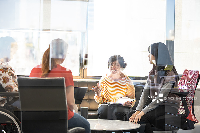 会议室团队会议图片素材