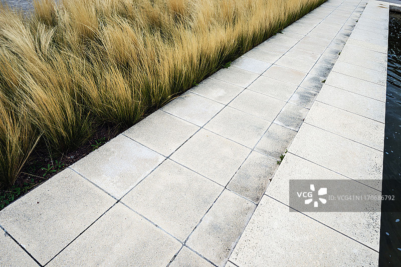 草地与水泥景观图片素材