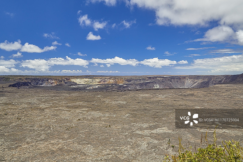美国夏威夷火山国家公园基拉韦厄火山口图片素材