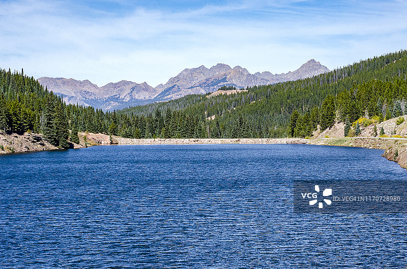 韦尔山口黑湖水库图片素材