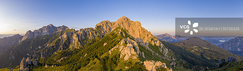 意大利伦巴第Grignetta山（Grigna Meridionale）鸟瞰图图片素材
